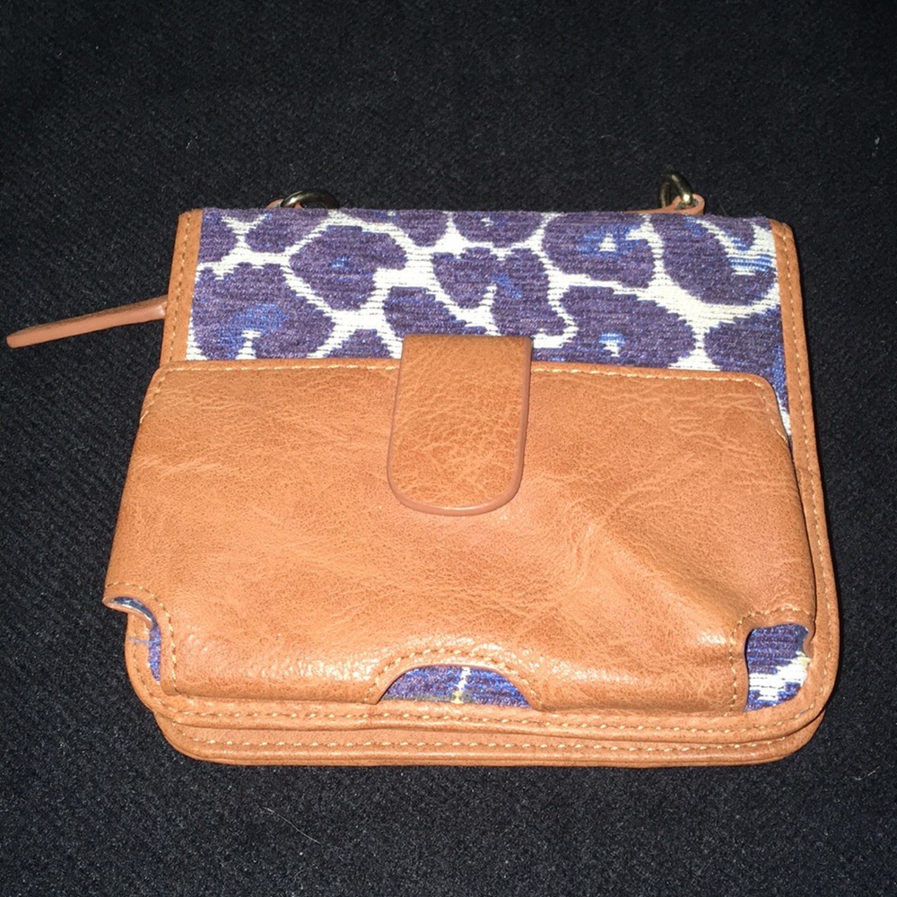 Street Level Crossbody Phone Bag Missing Strap